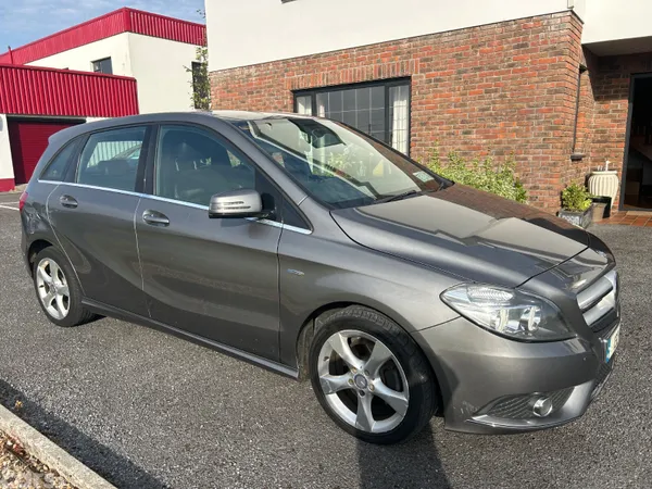 Mercedes-Benz B-Class Hatchback, Diesel, 2013, Grey