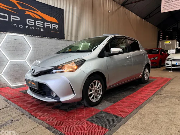 Toyota Vitz Hatchback, Petrol, 2015, Silver