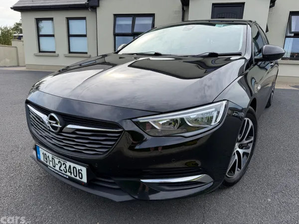 Opel Insignia Hatchback, Diesel, 2019, Black