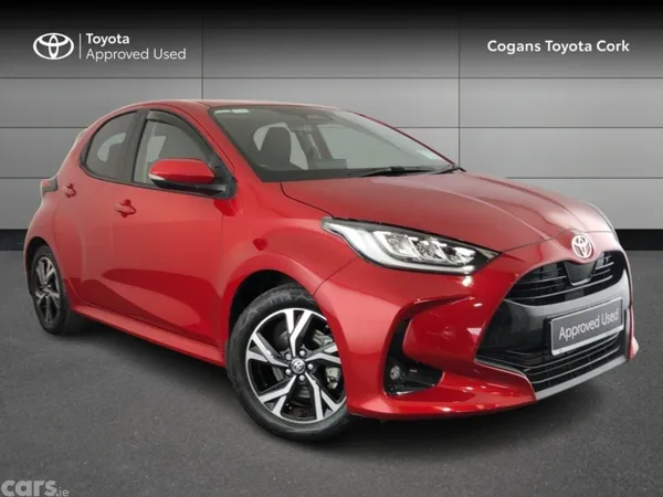 Toyota Yaris Hatchback, Petrol Hybrid, 2025, Red