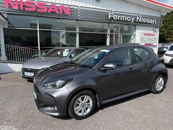 Toyota Yaris Hatchback, Petrol Hybrid, 2023, Grey