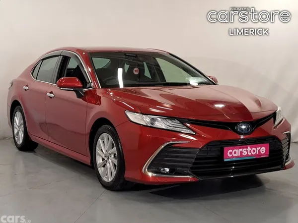 Toyota Camry Saloon, Petrol Hybrid, 2021, Red