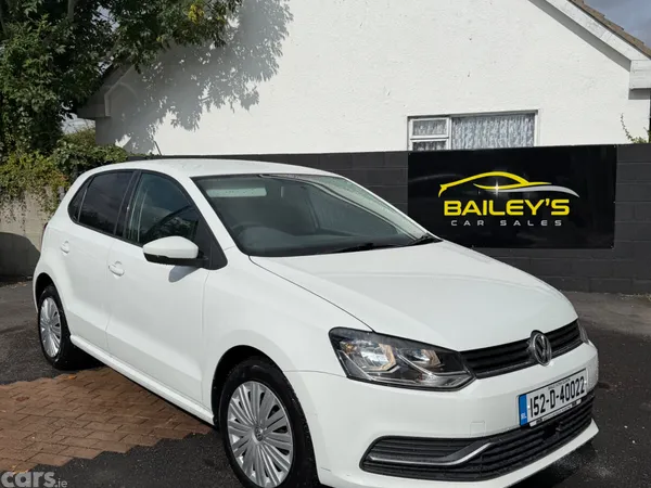 Volkswagen Polo Hatchback, Petrol, 2015, White