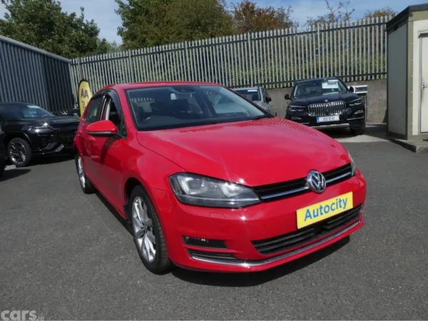 Volkswagen Golf Hatchback, Petrol, 2016, Red