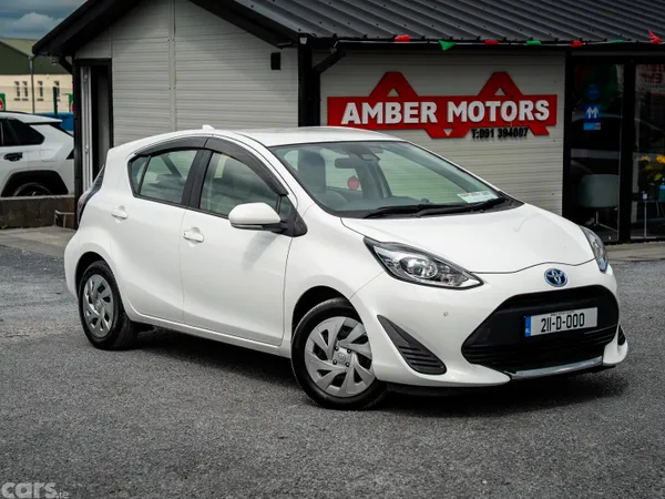 Toyota Aqua Hatchback, Petrol Hybrid, 2021, White