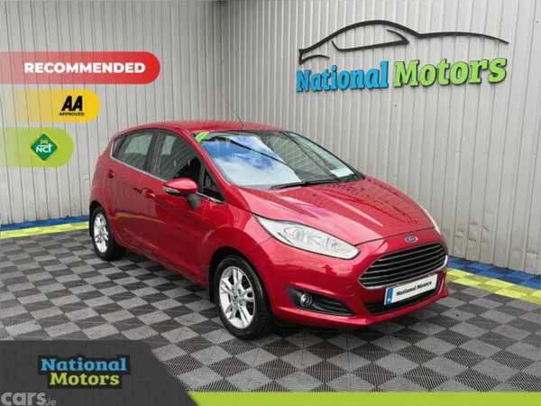 Ford Fiesta Hatchback, Petrol, 2015, Red