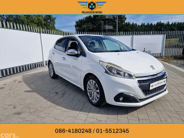 Peugeot 208 Hatchback, Petrol, 2016, White