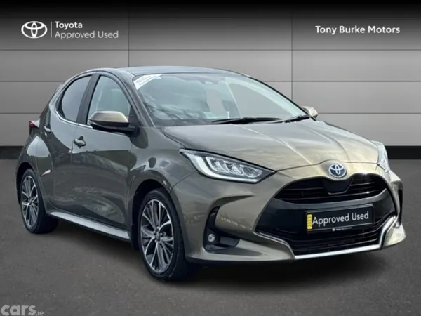 Toyota Yaris Hatchback, Petrol Hybrid, 2023, Brown