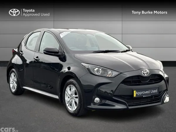 Toyota Yaris Hatchback, Petrol Hybrid, 2024, Black