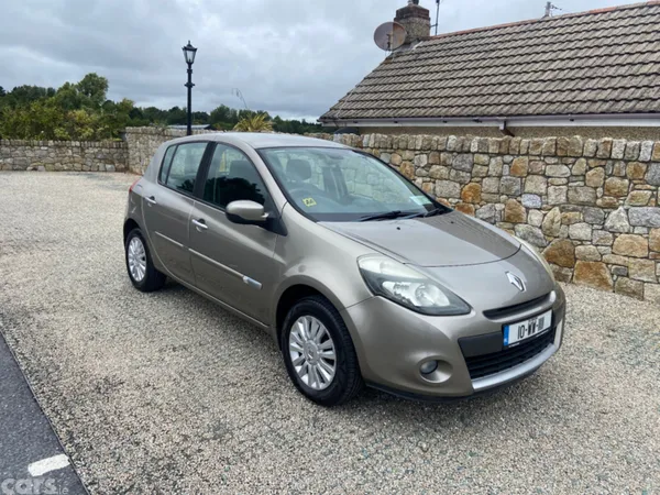 Renault Clio Hatchback, Unknown, 2010, Gold