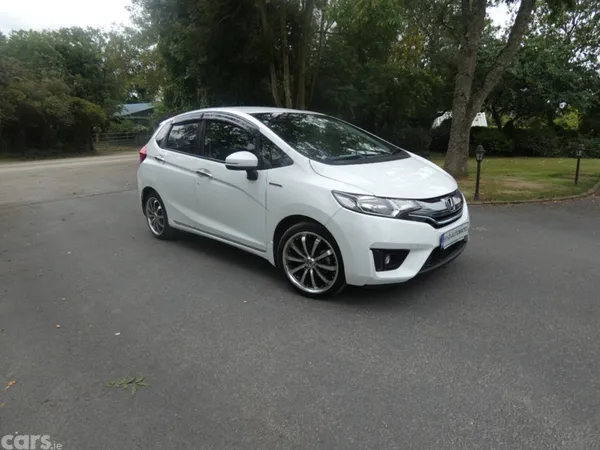 Honda Fit Hatchback, Petrol Hybrid, 2015, White
