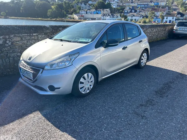 Peugeot 208 Hatchback, Petrol, 2012, Grey