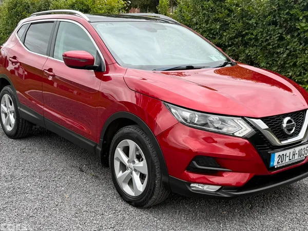 Nissan Qashqai MPV, Diesel, 2020, Red