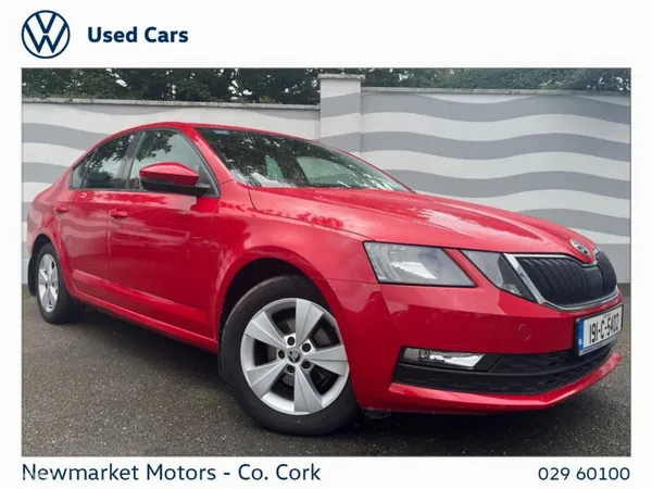 Skoda Octavia Saloon, Diesel, 2019, Red