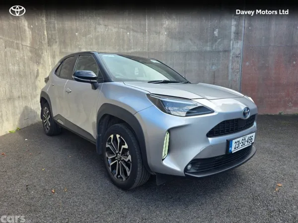 Toyota Yaris Cross Hatchback, Petrol Hybrid, 2023, Silver