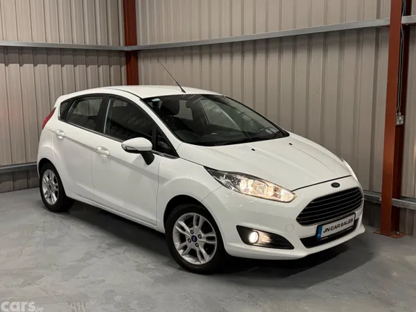 Ford Fiesta Hatchback, Petrol, 2015, White