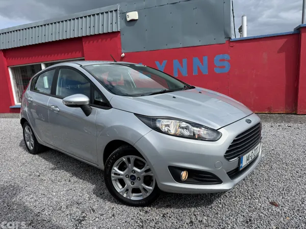 Ford Fiesta Hatchback, Petrol, 2014, Silver