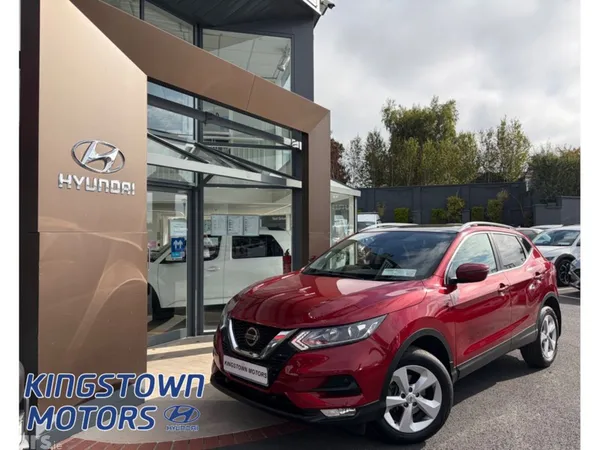 Nissan Qashqai MPV, Petrol, 2019, Red