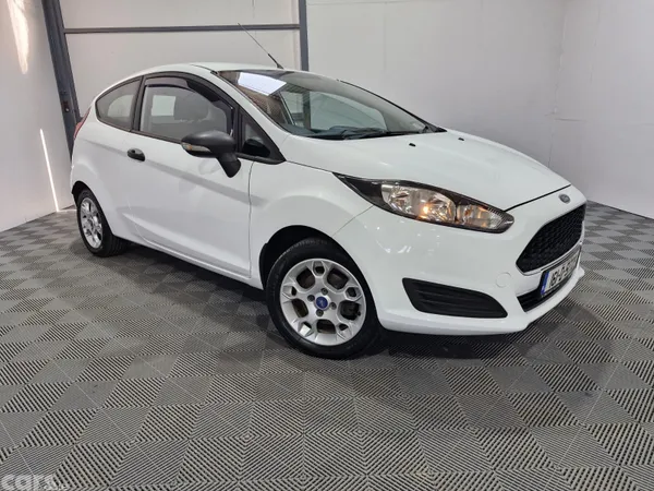 Ford Fiesta Hatchback, Petrol, 2016, White