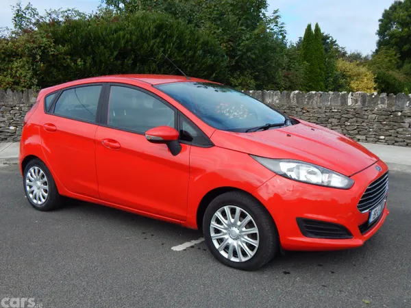 Ford Fiesta Hatchback, Petrol, 2015, Red