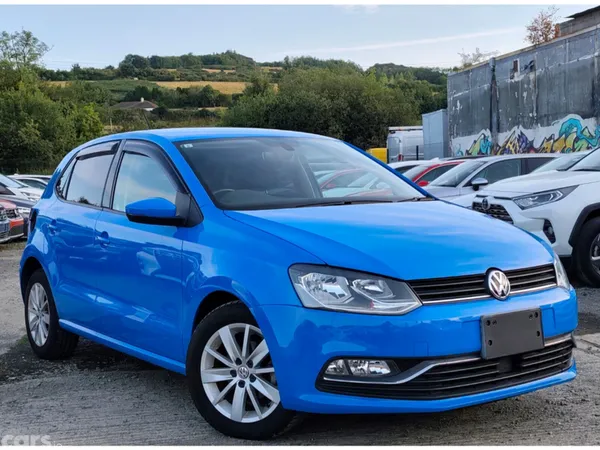 Volkswagen Polo Hatchback, Petrol, 2015, Blue