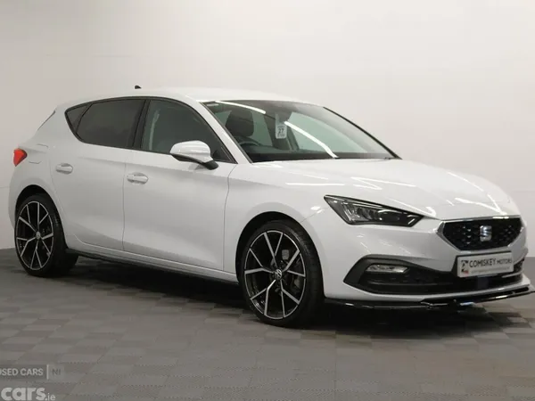 SEAT Leon Hatchback, Petrol, 2023, White