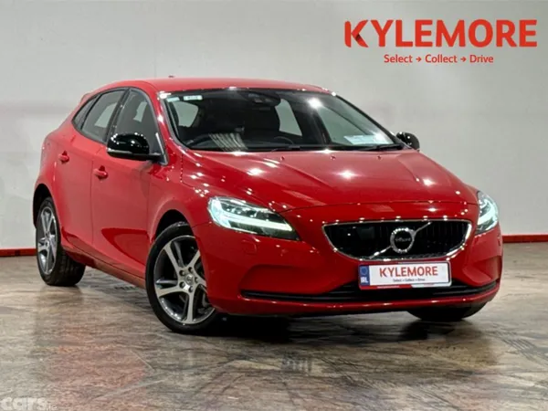 Volvo V40 Hatchback, Petrol, 2019, Red