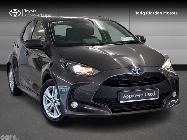 Toyota Yaris Hatchback, Petrol Hybrid, 2022, Grey