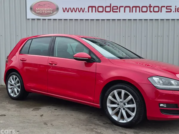 Volkswagen Golf Hatchback, Petrol, 2017, Red