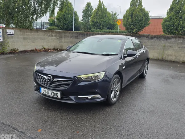 Opel Insignia Hatchback, Diesel, 2021, Blue