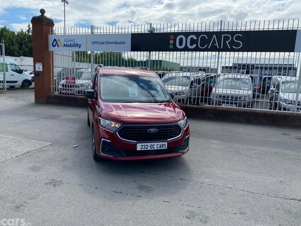 Ford Tourneo Connect MPV, Diesel, 2023, Red