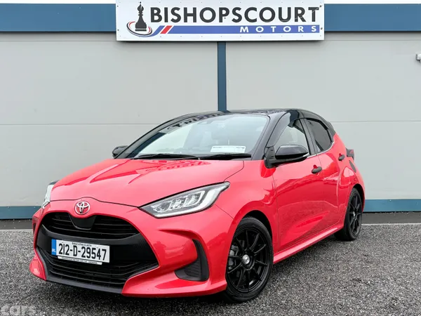 Toyota Yaris Hatchback, Petrol, 2021, Red