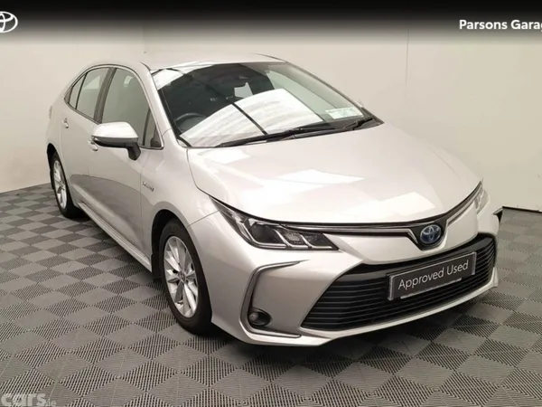 Toyota Corolla Saloon, Petrol Hybrid, 2021, Silver