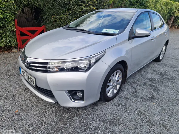Toyota Corolla Saloon, Petrol, 2016, Silver