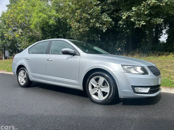 Skoda Octavia Saloon, Diesel, 2017, Grey