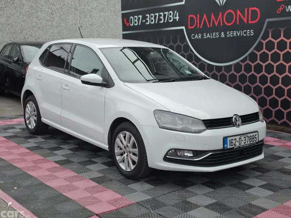 Volkswagen Polo Hatchback, Petrol, 2016, White