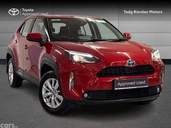 Toyota Yaris Cross Hatchback, Petrol Hybrid, 2023, Red