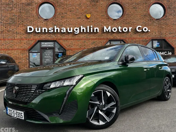 Peugeot 308 Hatchback, Petrol, 2023, Green