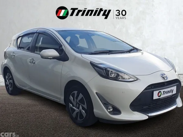 Toyota Aqua Hatchback, Petrol Hybrid, 2021, White