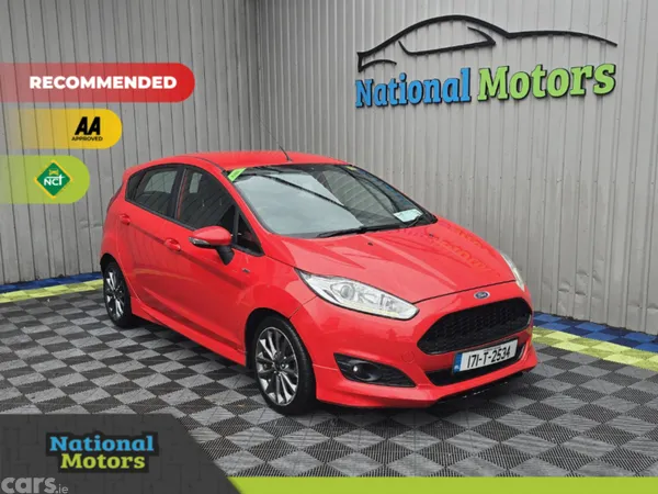 Ford Fiesta Hatchback, Petrol, 2017, Red