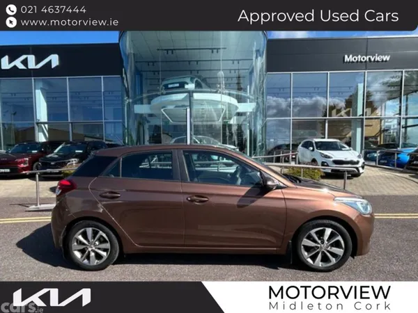 Hyundai i20 Hatchback, Petrol, 2017, Brown