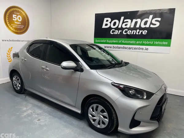 Toyota Yaris Hatchback, Petrol Hybrid, 2021, Silver