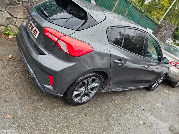 Ford Focus Hatchback, Petrol, 2019, Grey