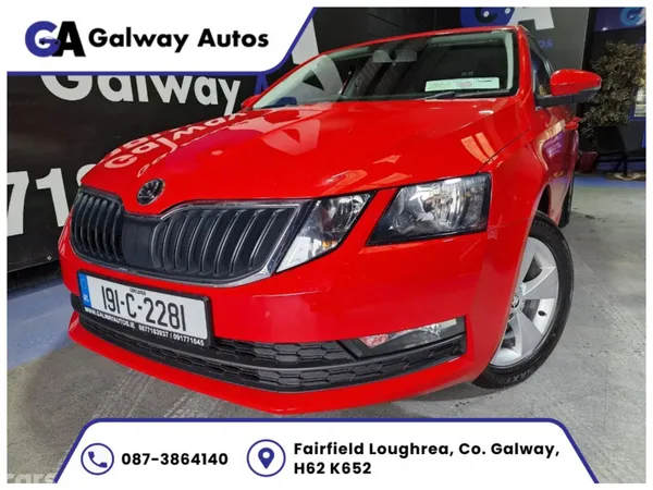 Skoda Octavia Hatchback, Petrol, 2019, Red