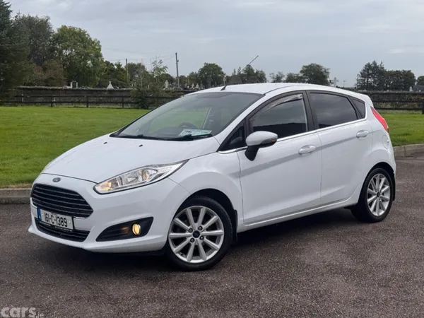 Ford Fiesta Hatchback, Petrol, 2016, White