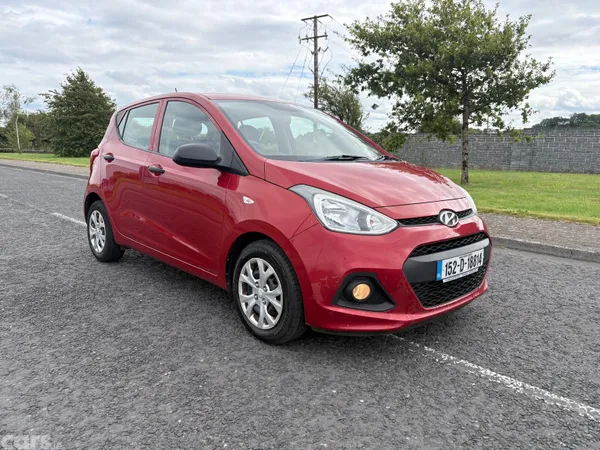 Hyundai i10 Hatchback, Petrol, 2015, Red