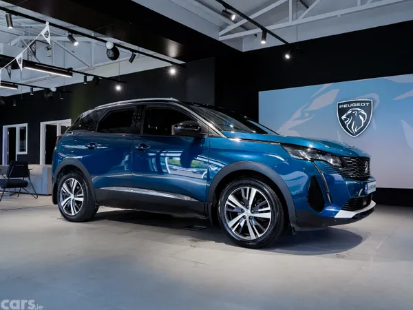 Peugeot 3008 MPV, Diesel, 2023, Blue