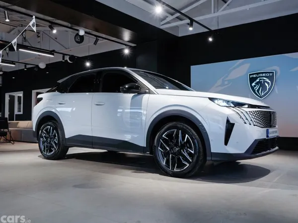 Peugeot 3008 MPV, Petrol Hybrid, 2025, White