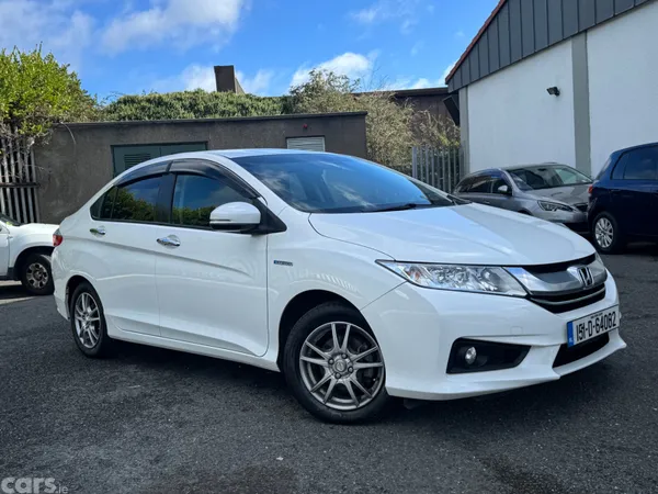 Honda Grace Saloon, Petrol Hybrid, 2015, White