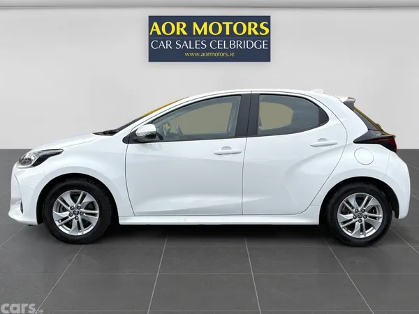 Toyota Yaris Hatchback, Petrol Hybrid, 2023, Black